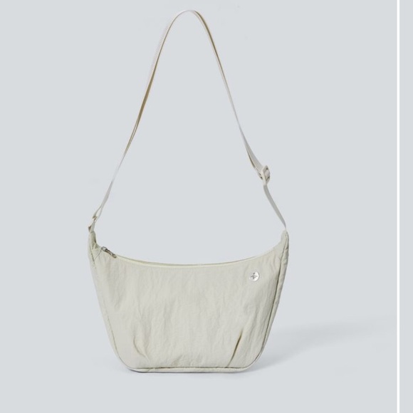 Halara Cream Shoulder Bag - Picture 3 of 6